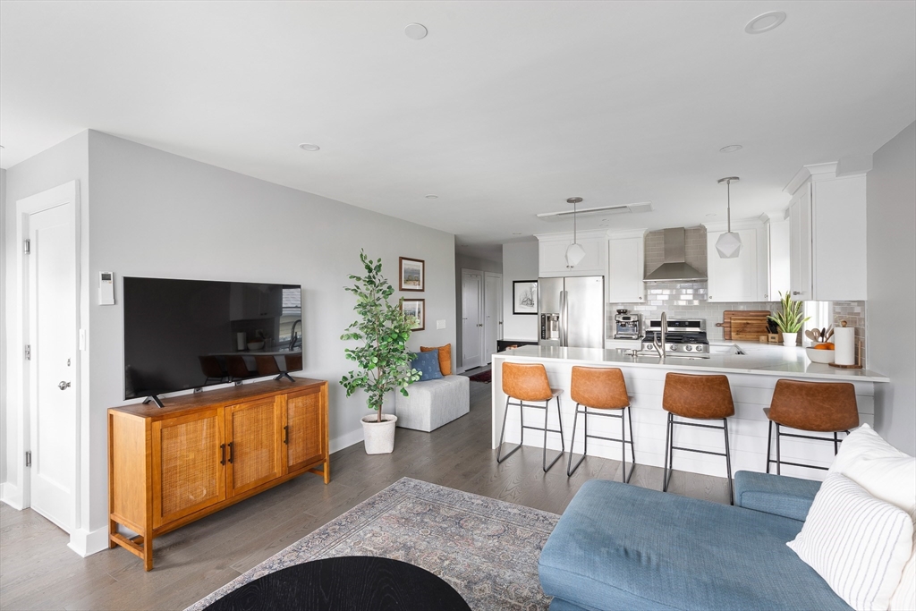 58 Byron Street # 3