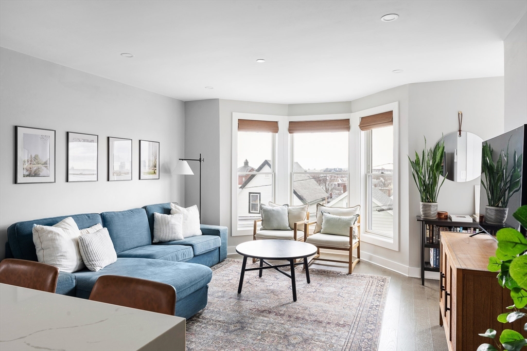 58 Byron Street # 3