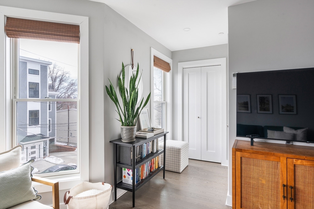 58 Byron Street # 3