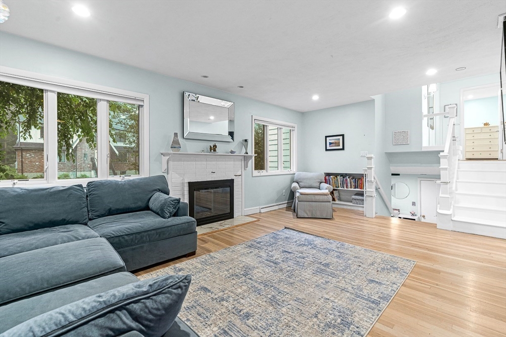 44 Rowena Rd