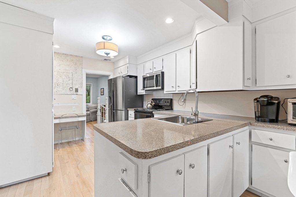 44 Rowena Rd