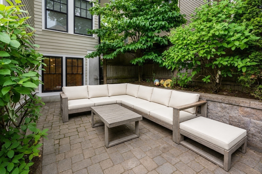 23 Summit Ave # 23