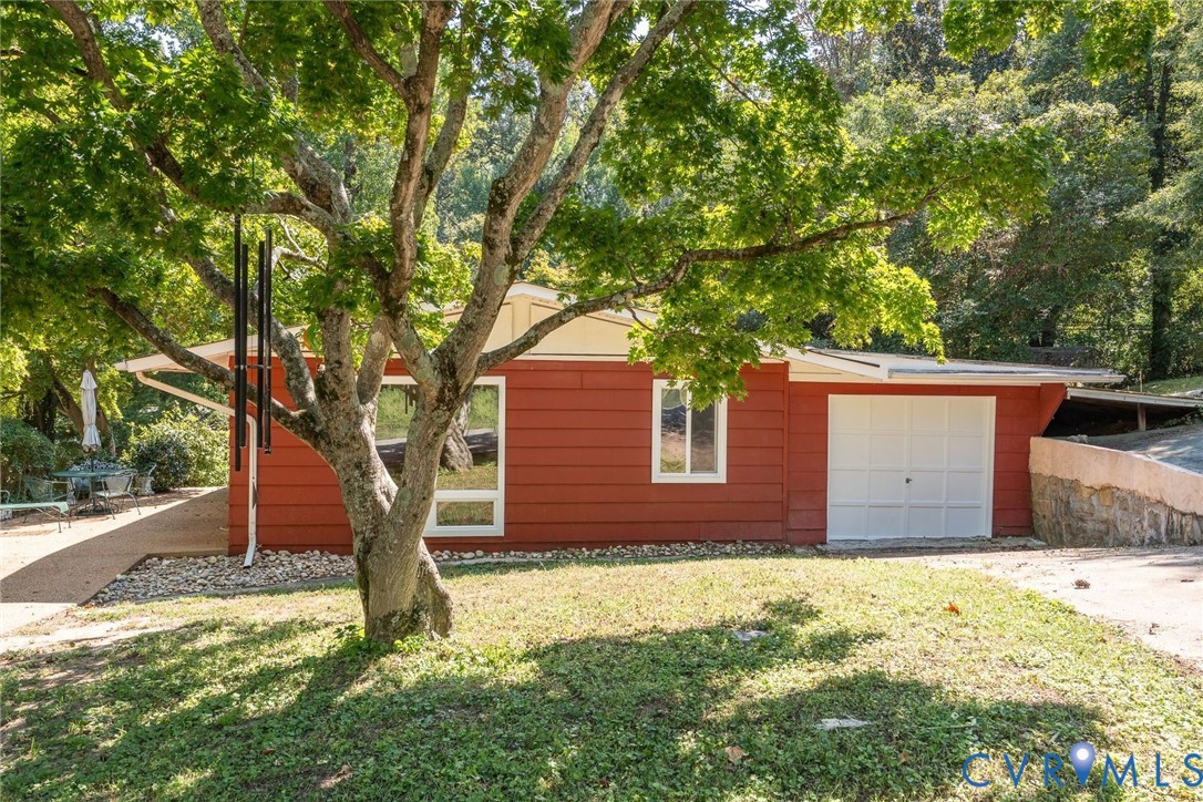 8403 Halidan Dr