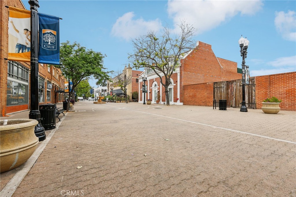 300 E Chestnut Avenue 303