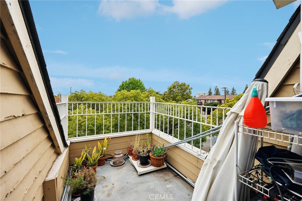 300 E Chestnut Avenue 303