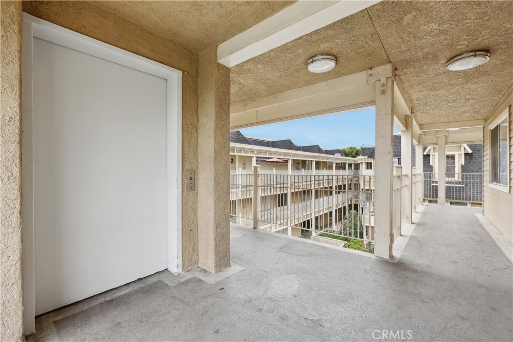 300 E Chestnut Avenue 303