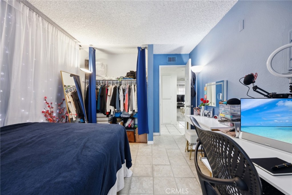 300 E Chestnut Avenue 303