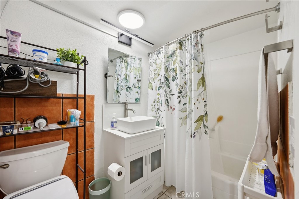 300 E Chestnut Avenue 303