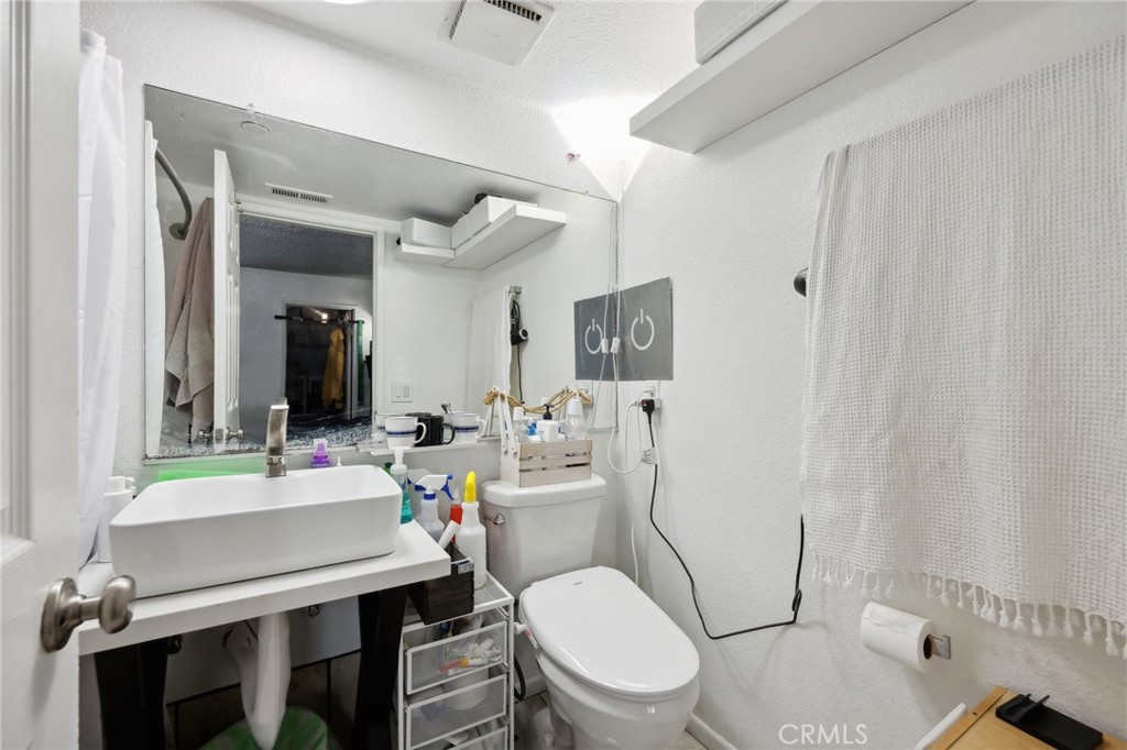 300 E Chestnut Avenue 303