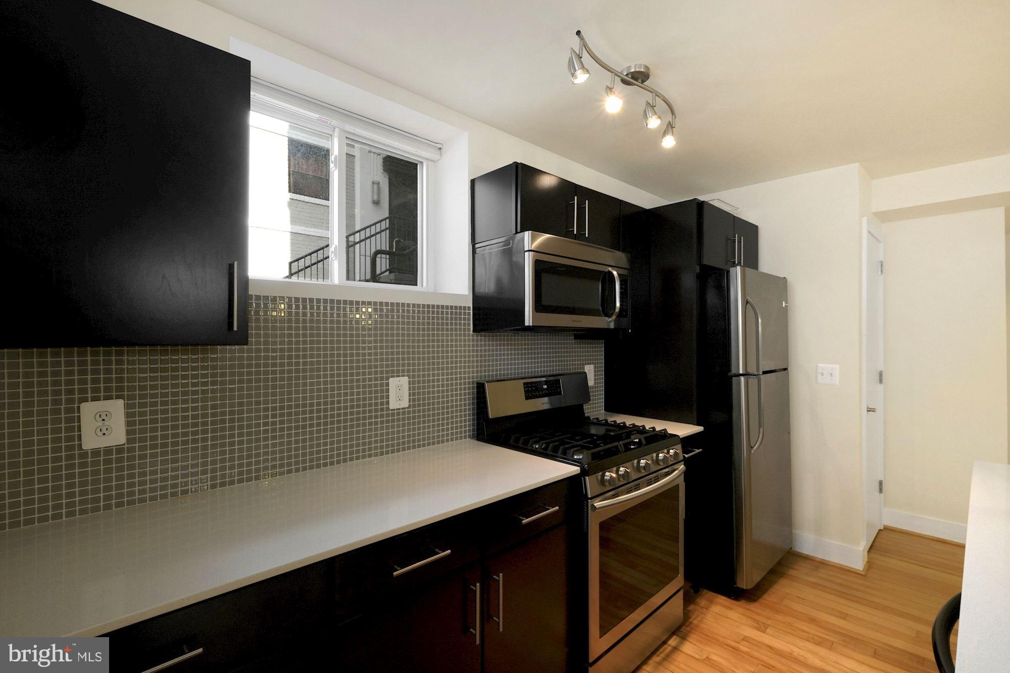 809 Otis PLACE NW Unit: 1