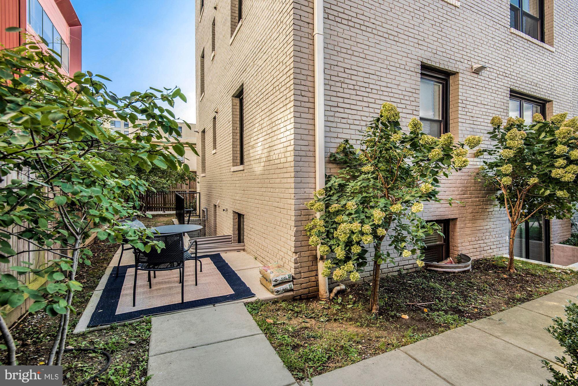 809 Otis PLACE NW Unit: 1