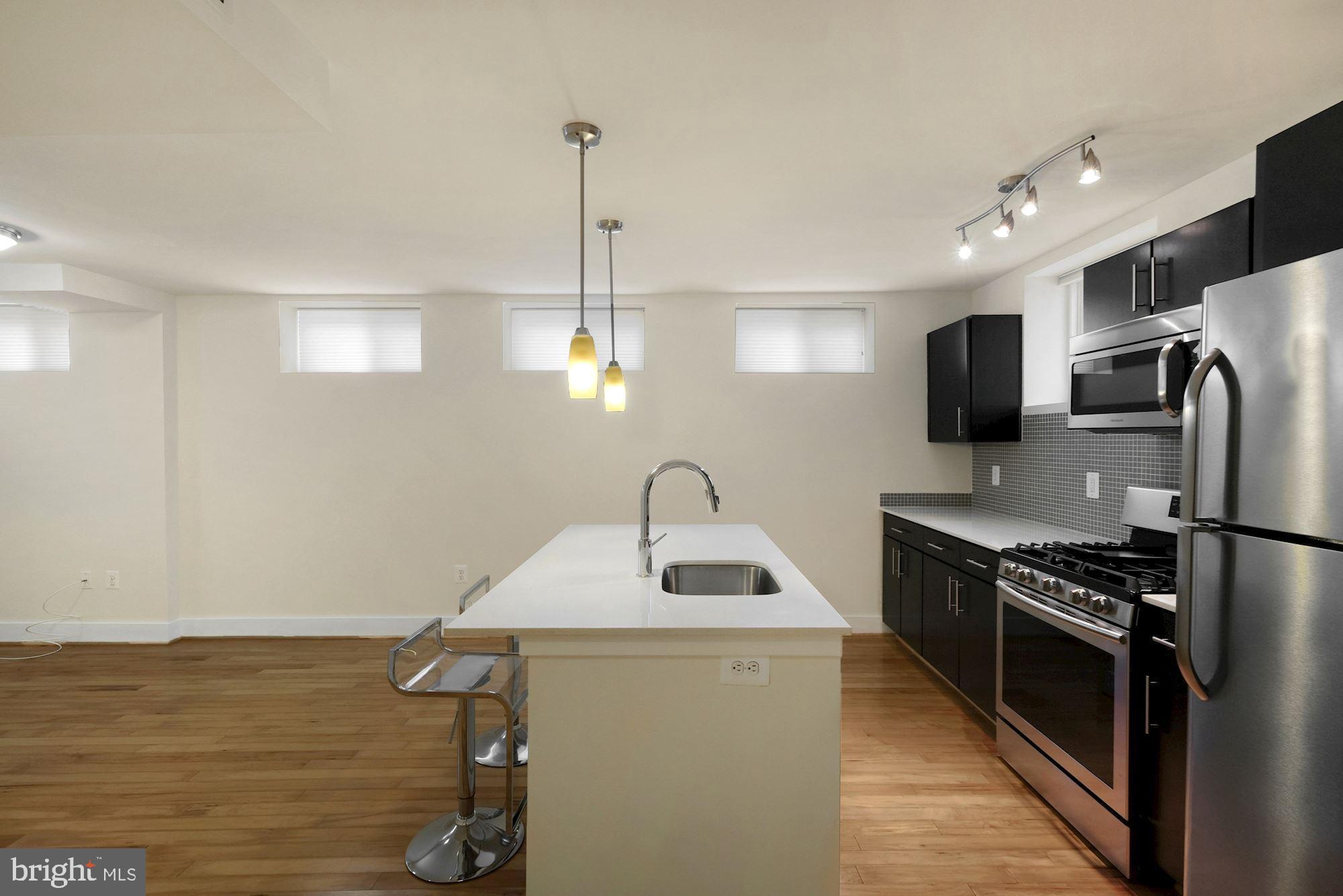 809 Otis PLACE NW Unit: 1