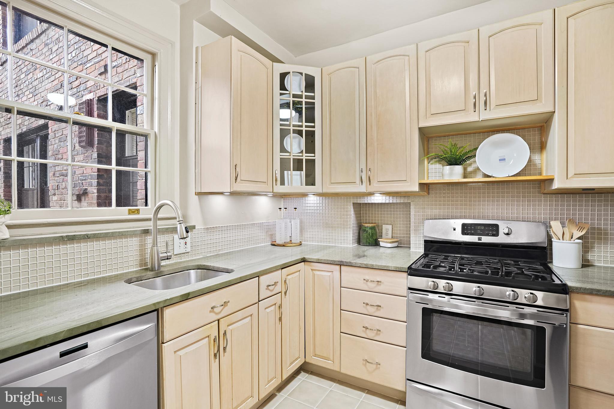 3041 Sedgwick St NW #203d