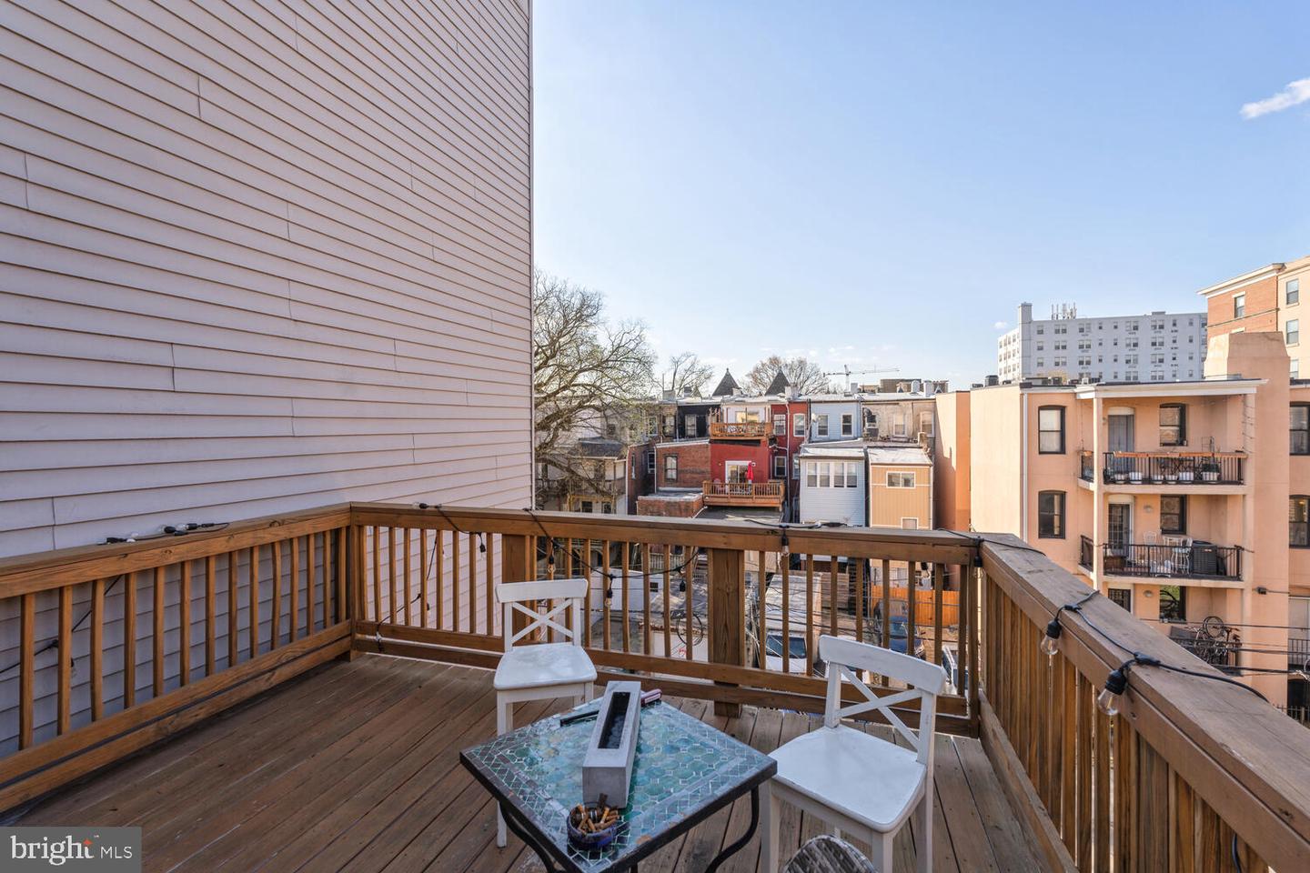 1362 Kenyon St NW