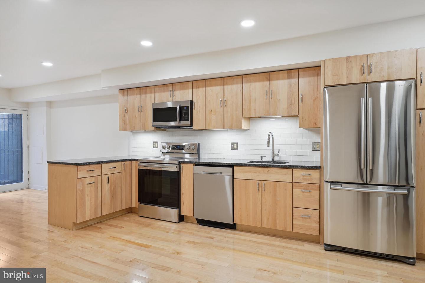 1362 Kenyon St NW