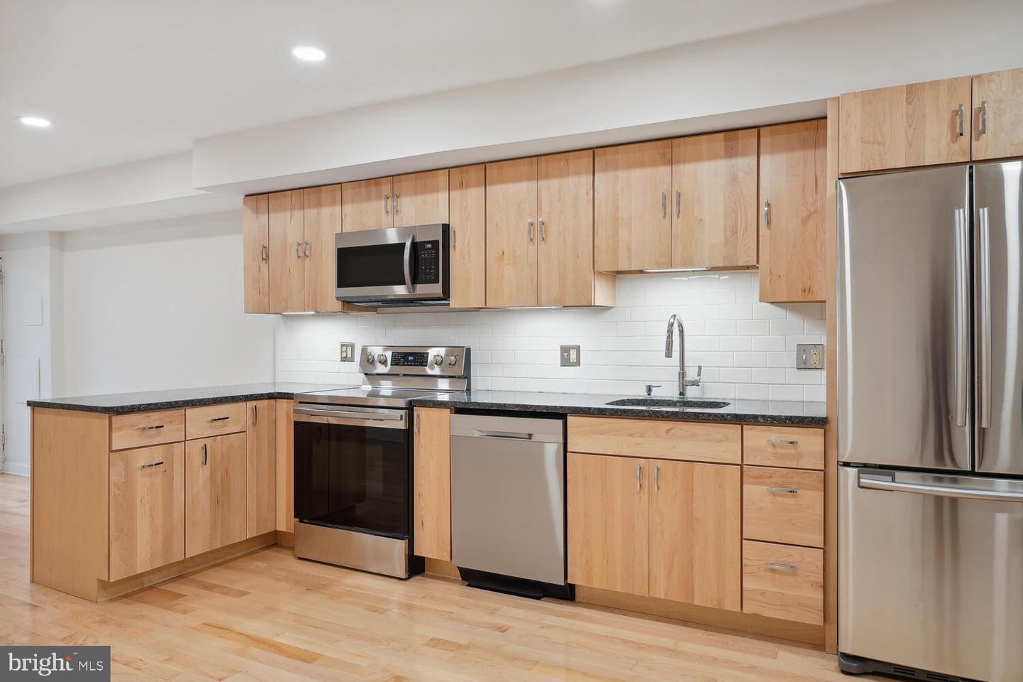 1362 Kenyon St NW