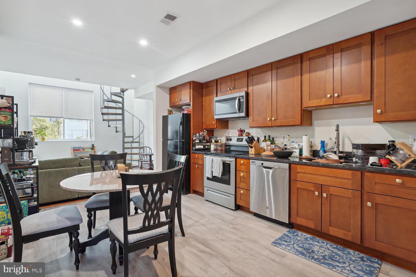 1362 Kenyon St NW