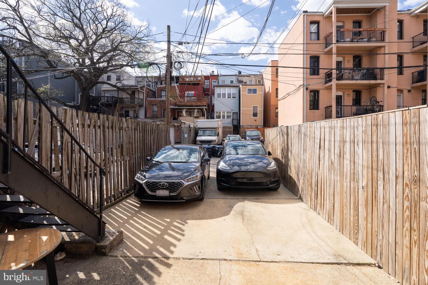 1362 Kenyon St NW