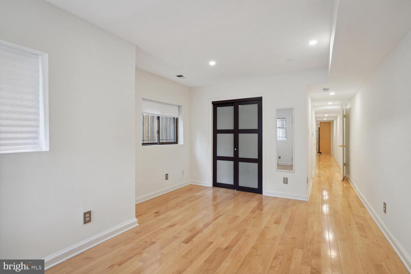 1362 Kenyon St NW