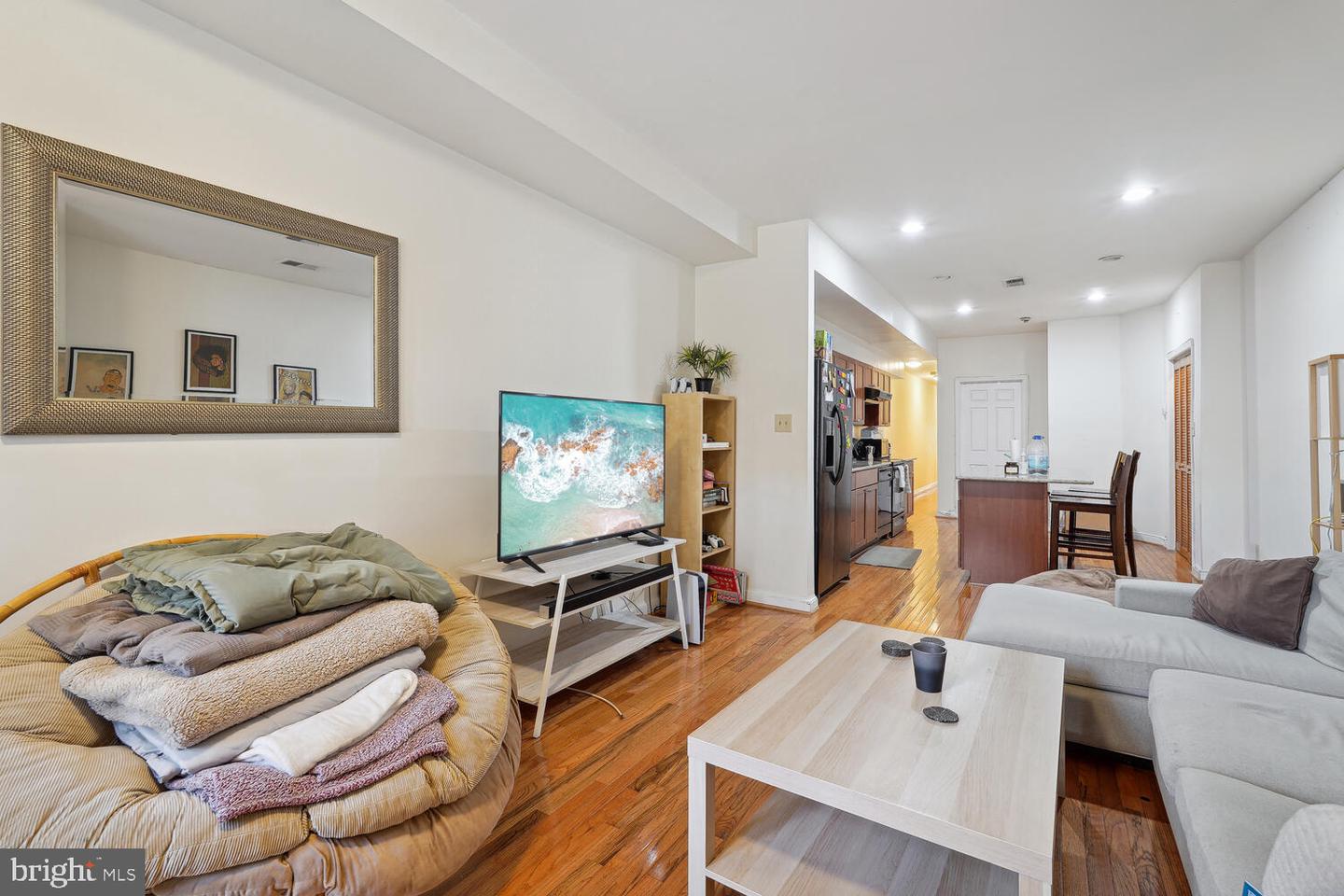 1362 Kenyon St NW