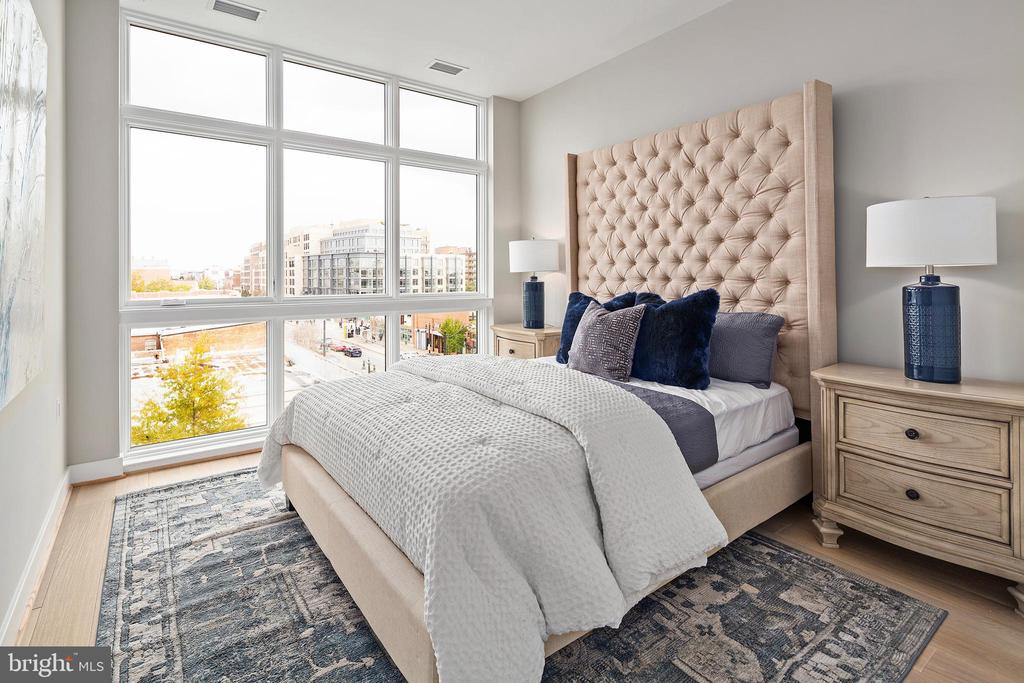 646 H ST NE #403
