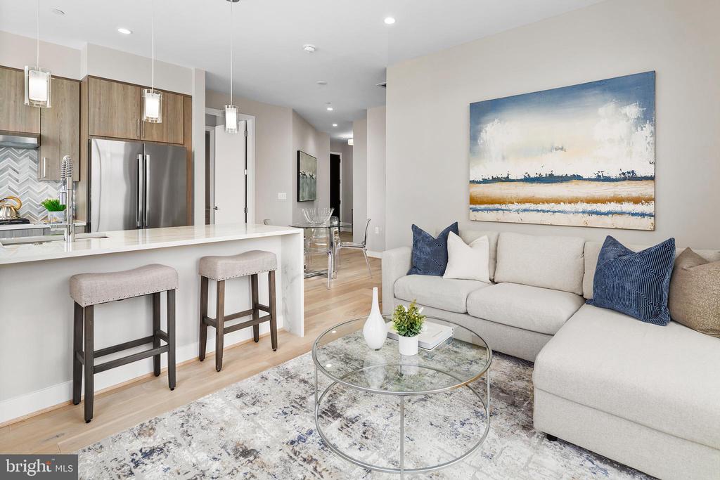 646 H ST NE #403
