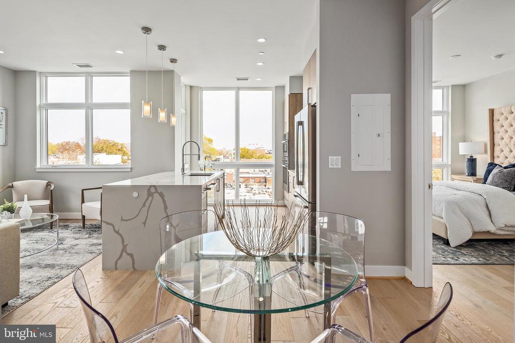 646 H ST NE #403