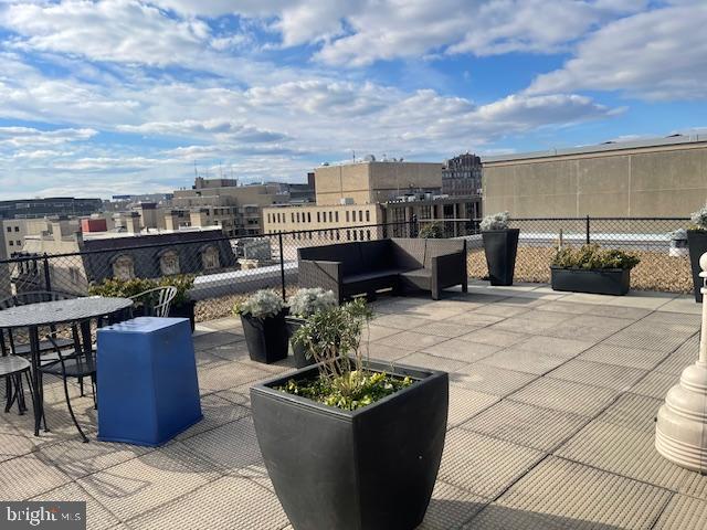 1727 MASSACHUSETTS AVE NW #404