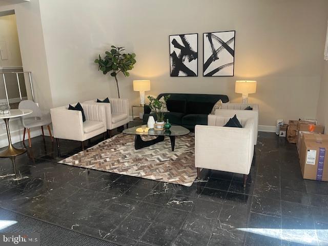 1727 MASSACHUSETTS AVE NW #404