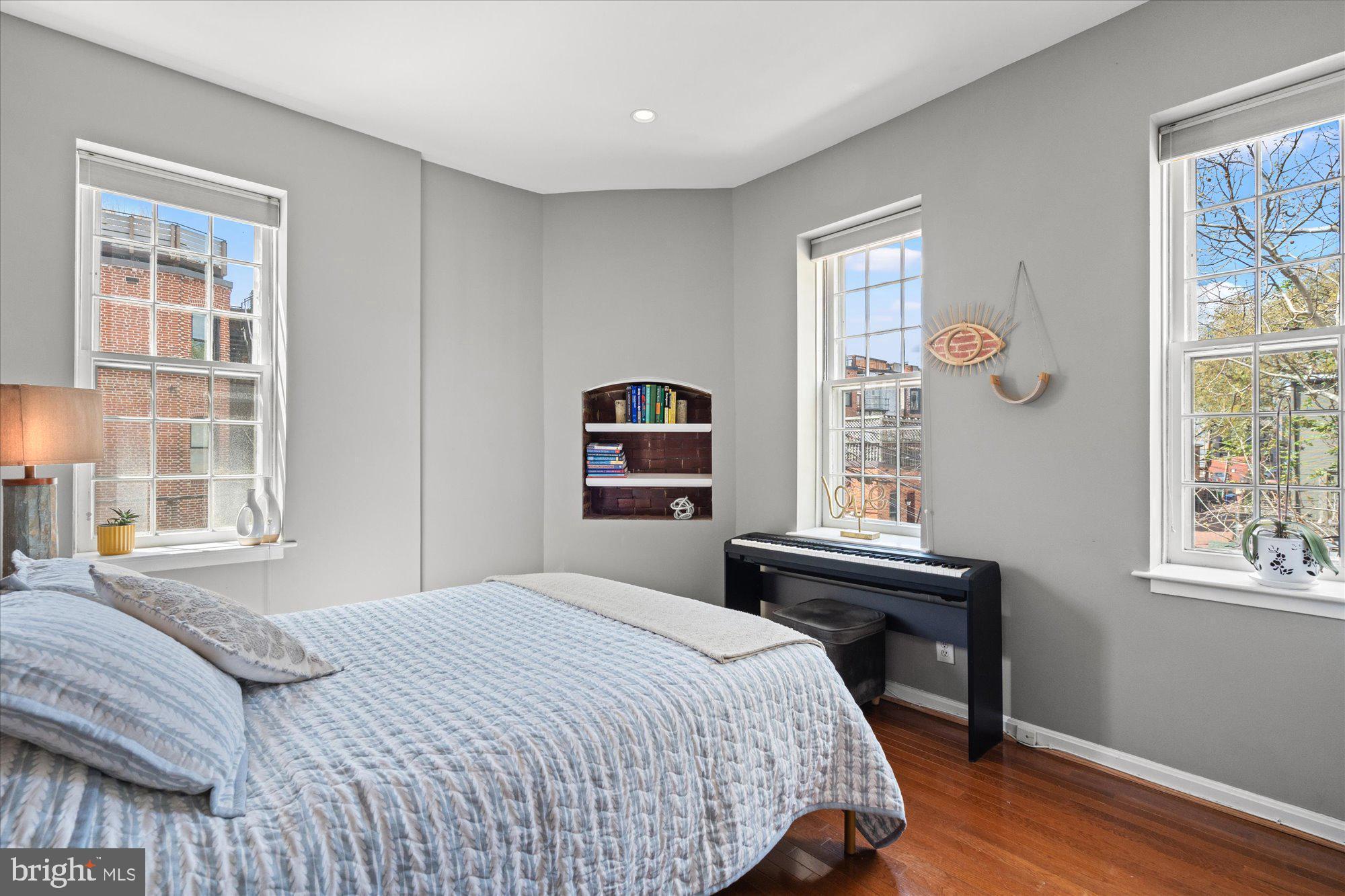 1718 Corcoran St NW #24