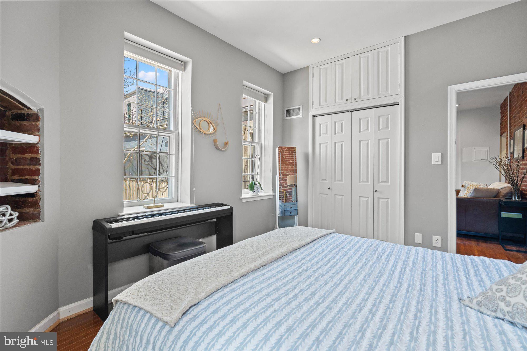 1718 Corcoran St NW #24