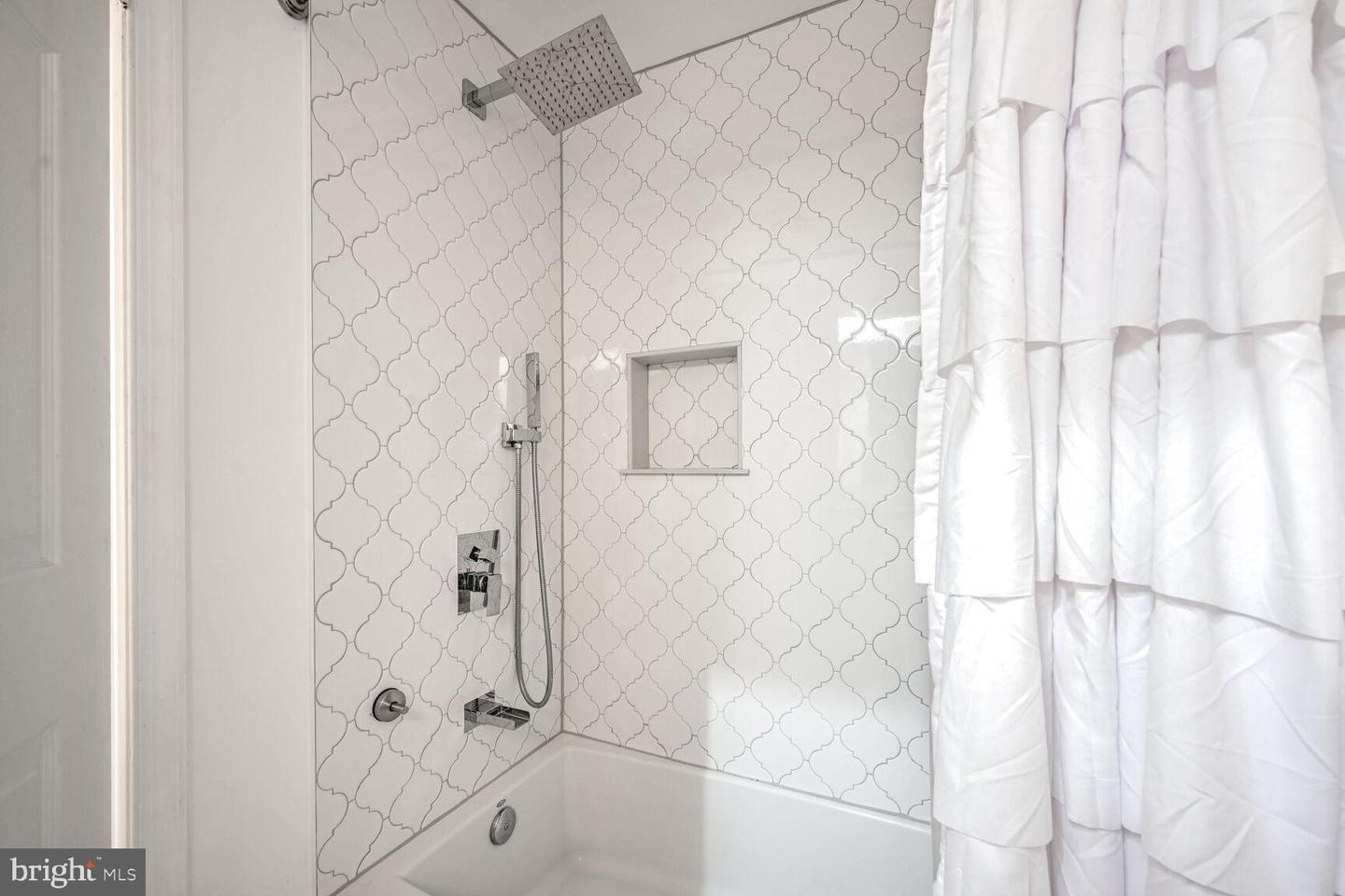 2725 Connecticut Ave NW #308