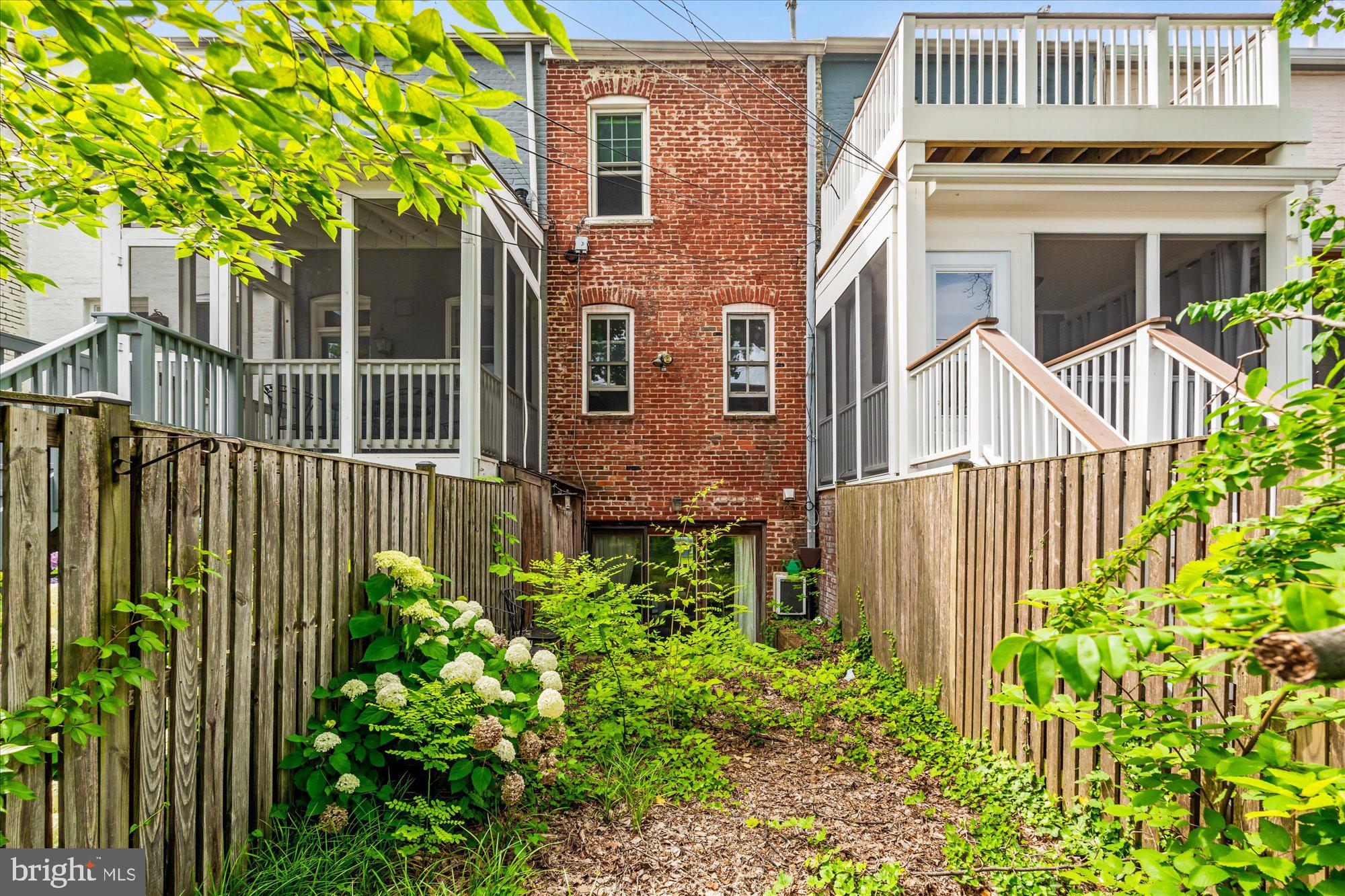 130 North Carolina Ave SE