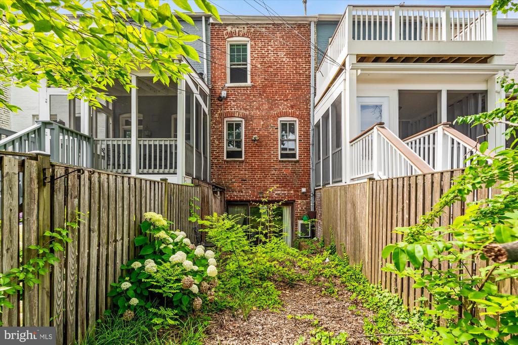 130 North Carolina Ave SE