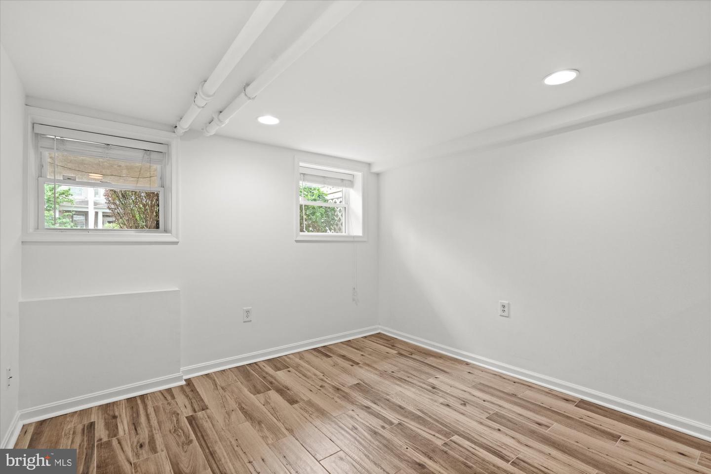 1425 Webster St NW