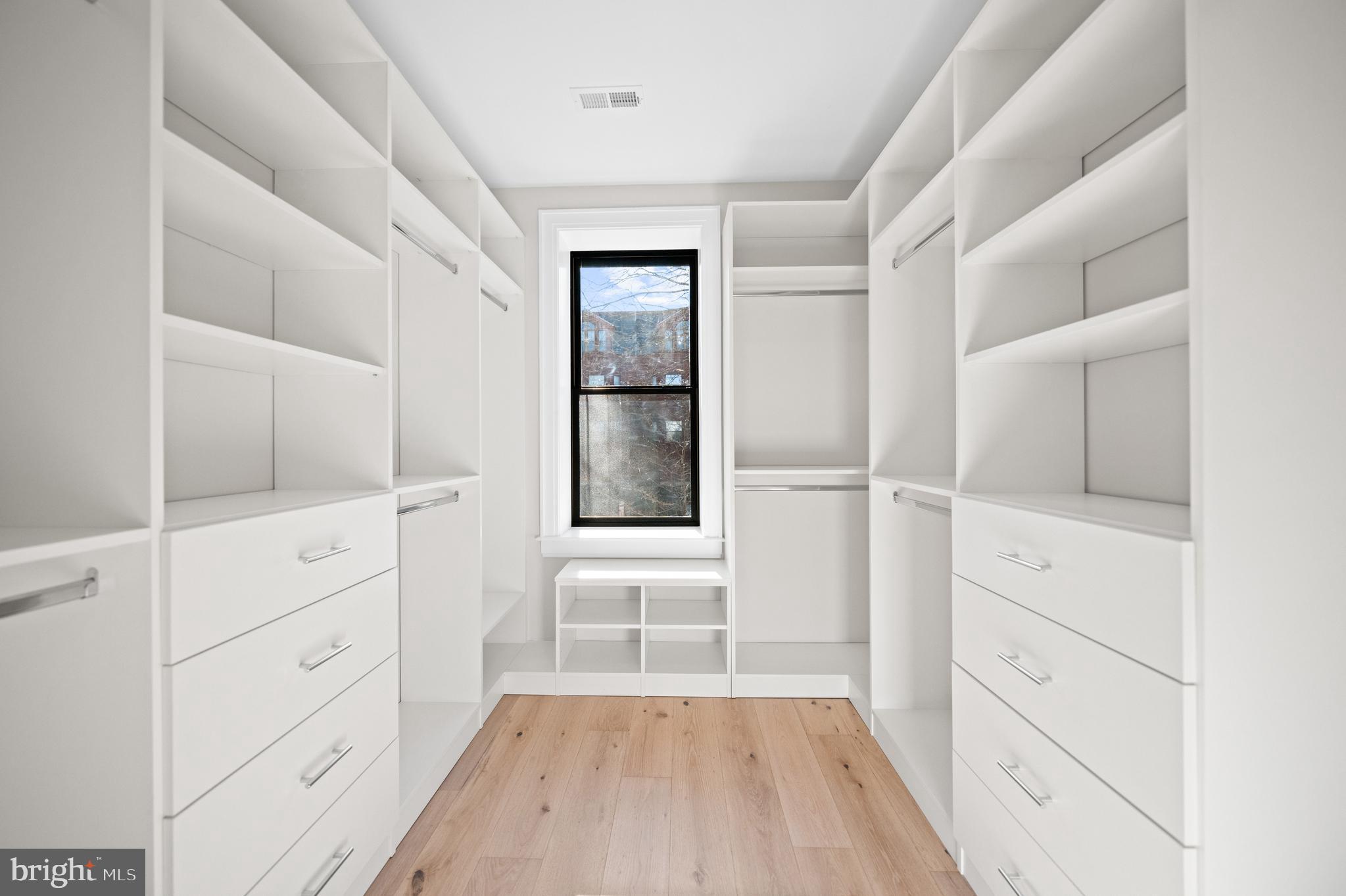 1863 NEWTON STREET NW