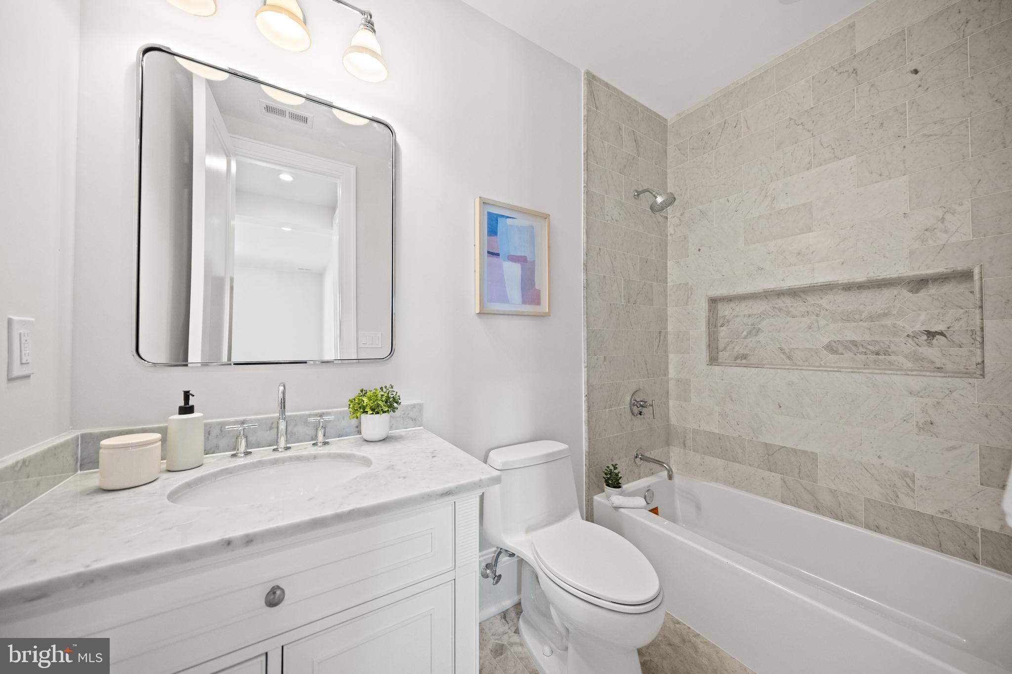 1863 NEWTON STREET NW