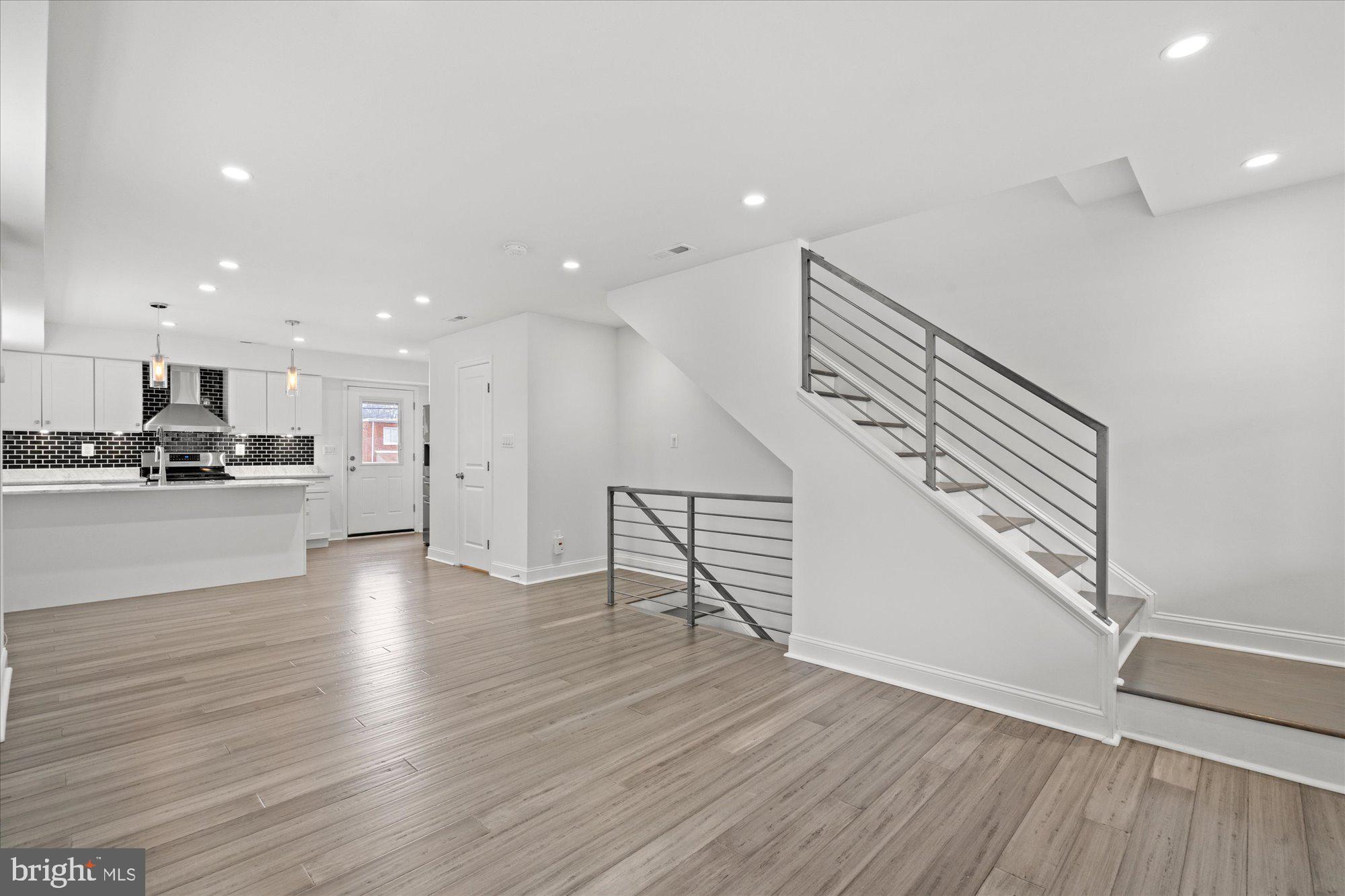 1252 DELAFIELD PLACE NE