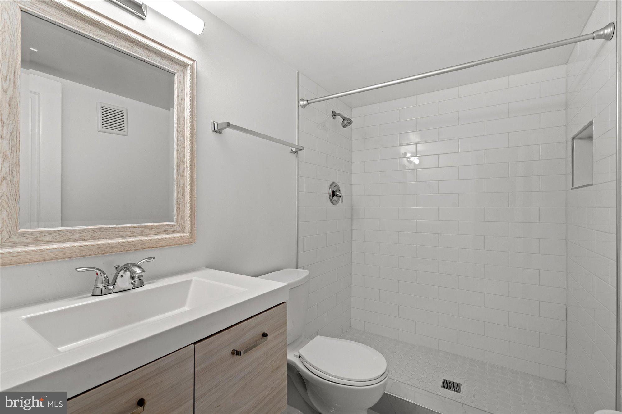 1252 DELAFIELD PLACE NE