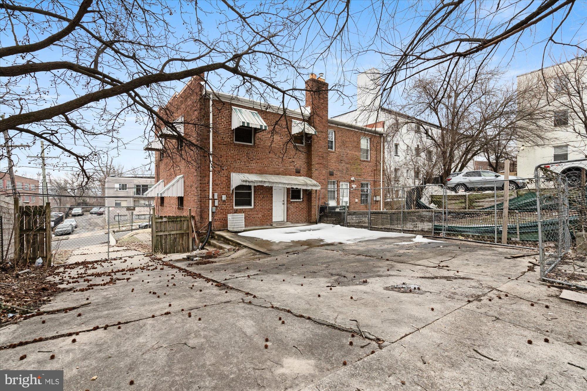 414 CHESAPEAKE STREET SE