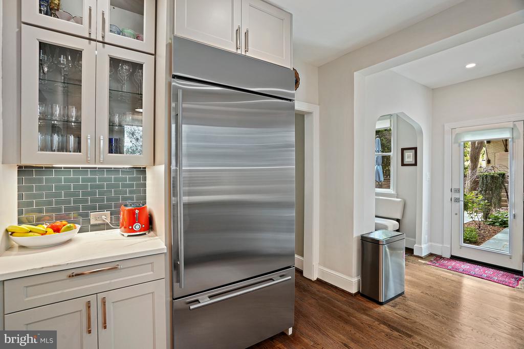 3638 JOCELYN STREET NW