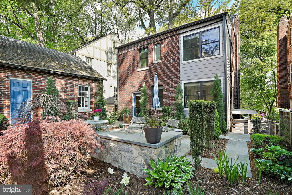3638 JOCELYN STREET NW