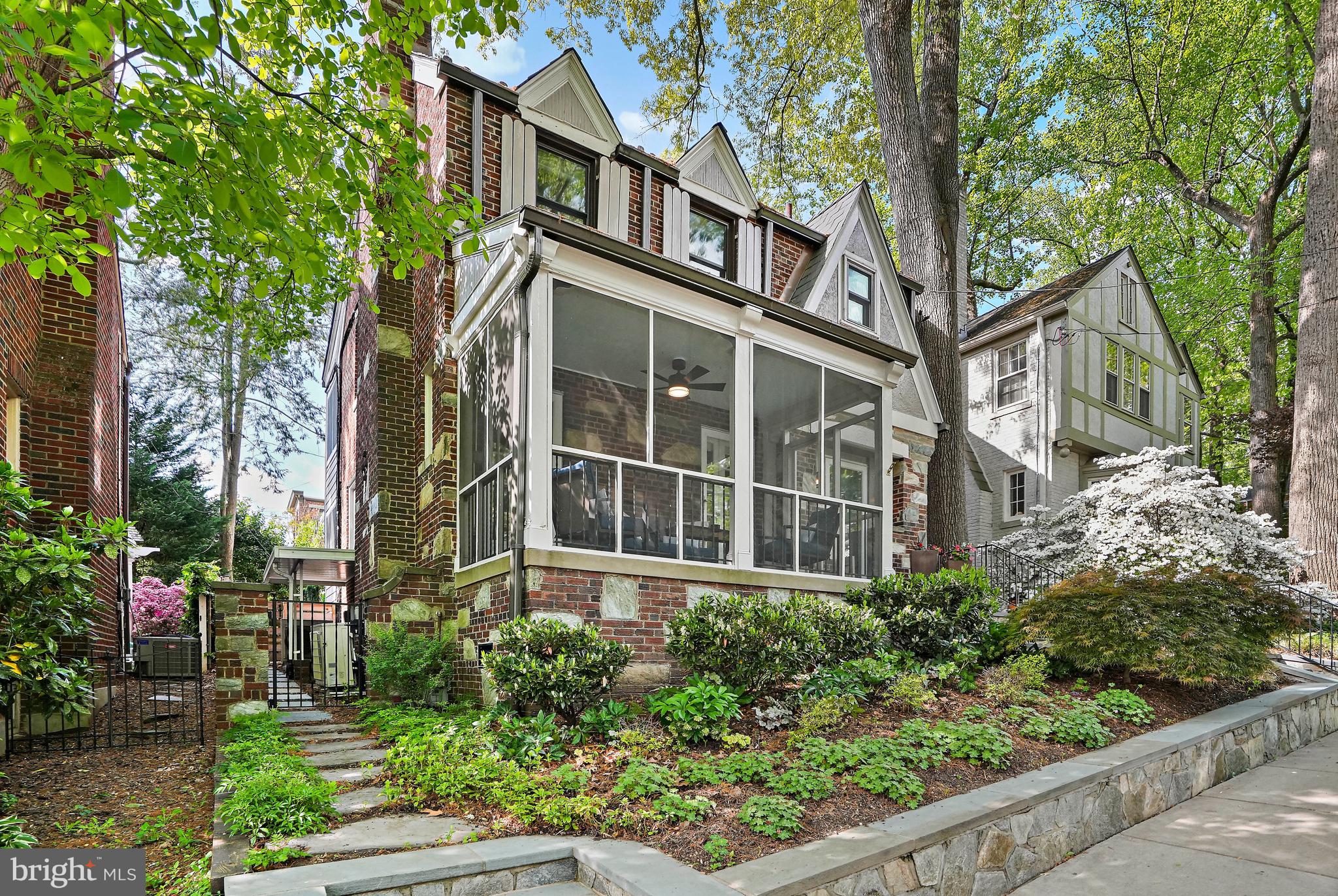 3638 JOCELYN STREET NW