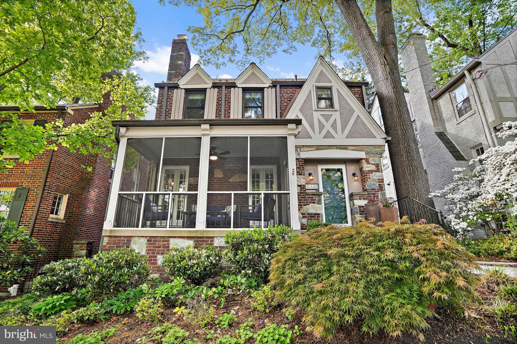 3638 JOCELYN STREET NW