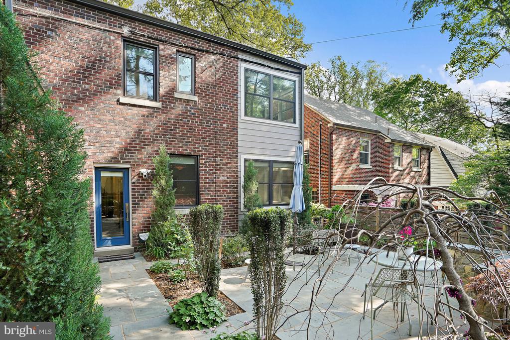 3638 JOCELYN STREET NW