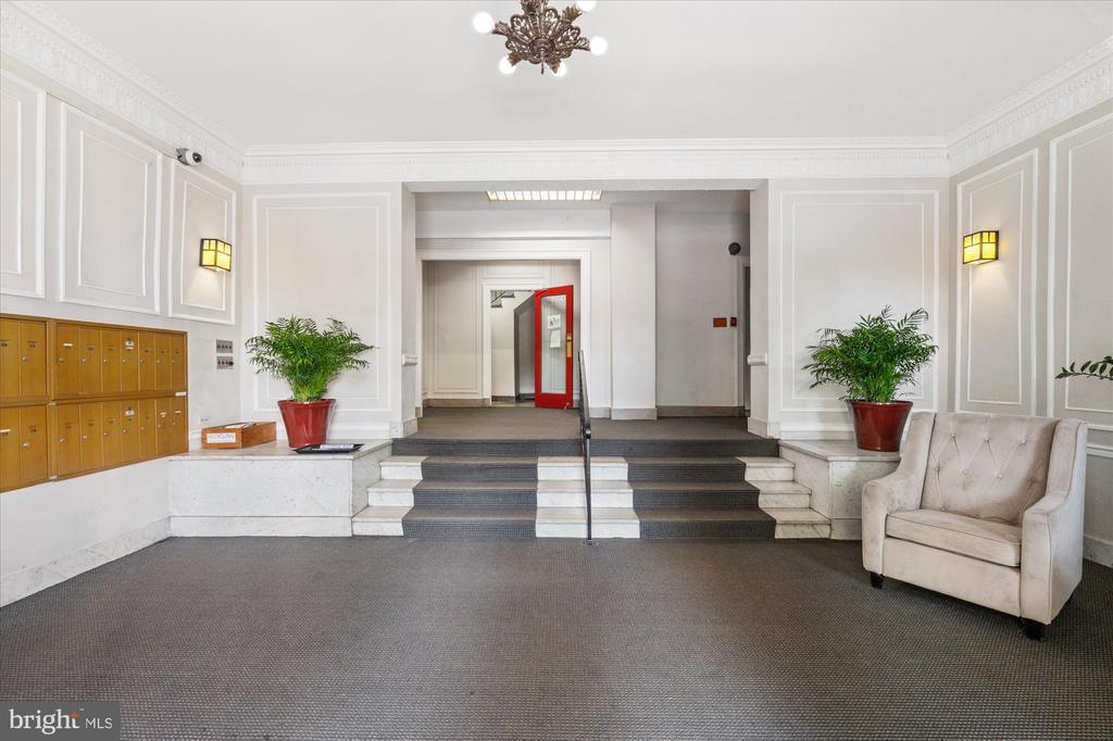 2456 20TH STREET NW Unit: 303