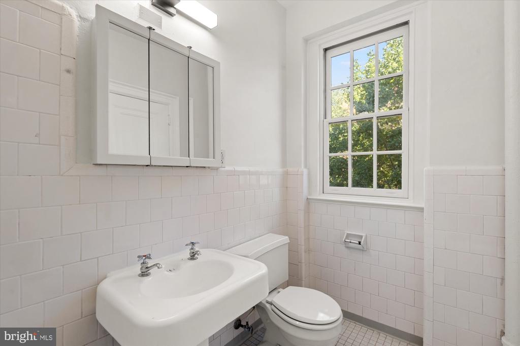 2456 20TH STREET NW Unit: 303
