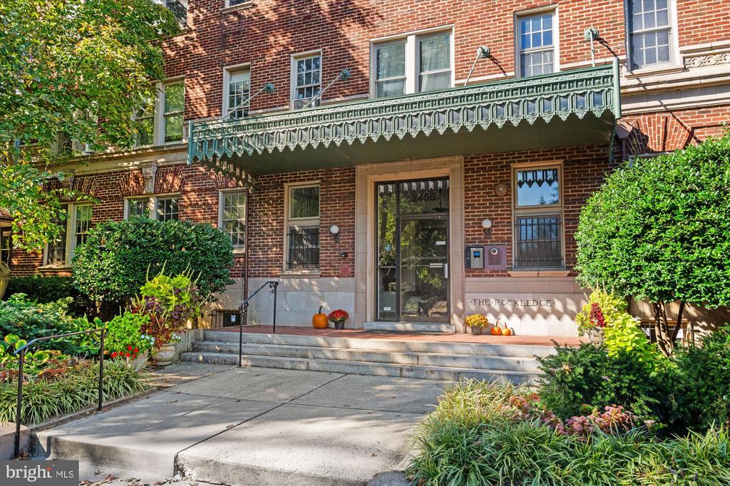 2456 20TH STREET NW Unit: 303