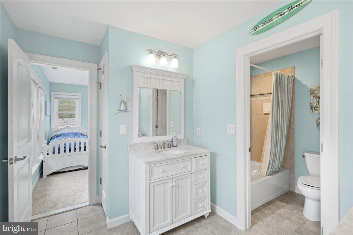 211 W 11th St