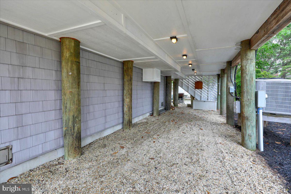 211 W 11th St